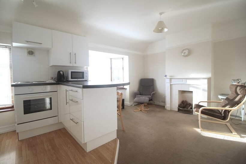 Garston Crescent, Watford WD25 1 bed maisonette to rent - £1,150 pcm (£265 pw)