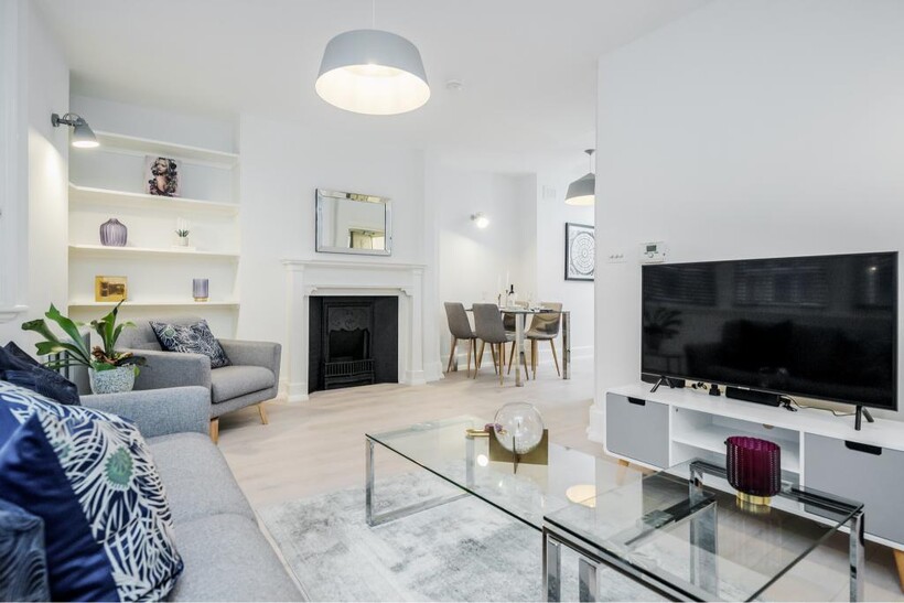 St. Martin's Lane, London WC2N 1 bed serviced apartment to rent - £6,240 pcm (£1,440 pw)