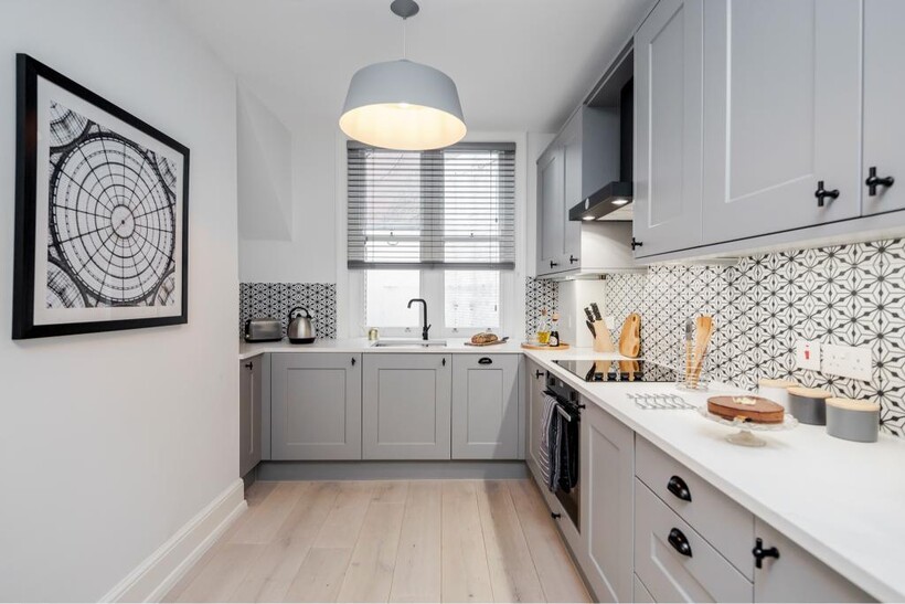 St. Martin's Lane, London WC2N 1 bed serviced apartment to rent - £6,240 pcm (£1,440 pw)