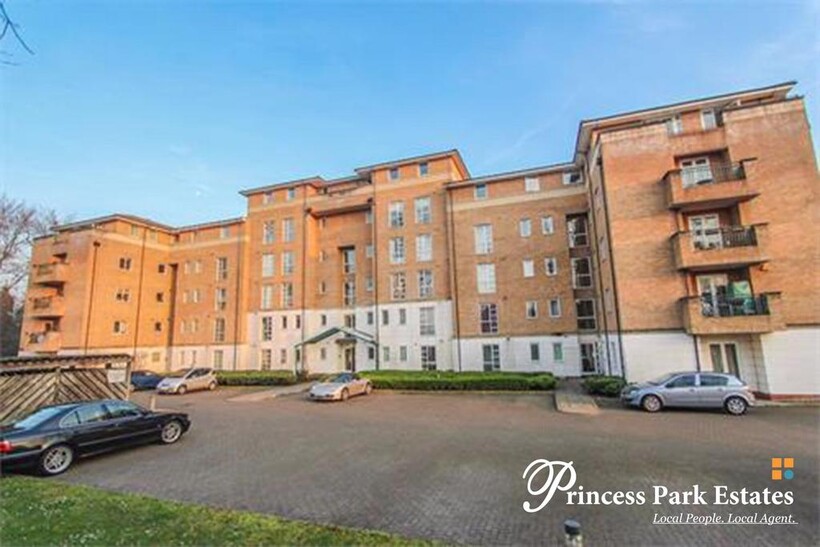 Sparkford Gardens, London  N11 2 bed apartment to rent - £1,842 pcm (£425 pw)