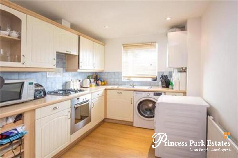Sparkford Gardens, London  N11 2 bed apartment to rent - £1,842 pcm (£425 pw)