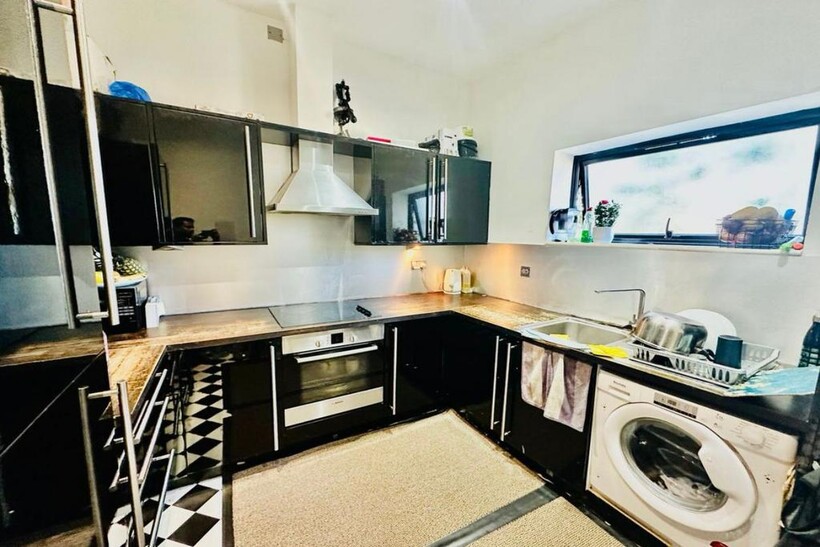 Kilburn High Road, London NW6 2 bed flat to rent - £1,990 pcm (£459 pw)