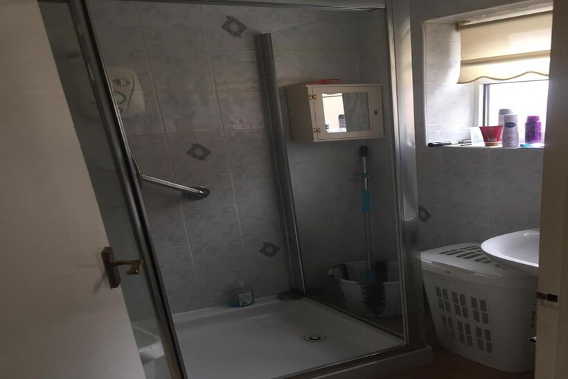 Darenth Road, Welling, Kent, DA16 4 bed terraced house to rent - £2,300 pcm (£531 pw)