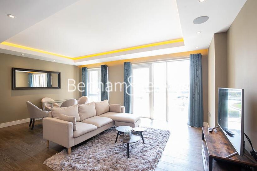 Distillery Wharf, Fulham Reach W6 2 bed apartment to rent - £4,250 pcm (£981 pw)