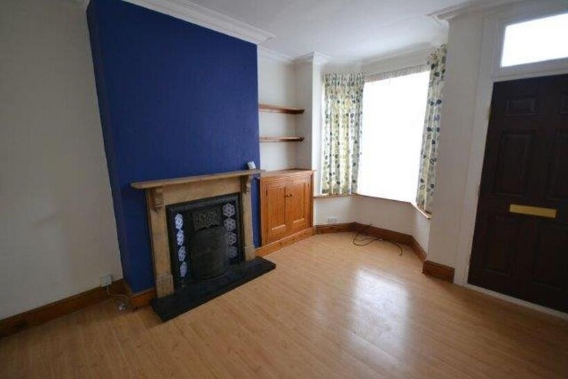 Clarendon Park Road, Leicester 2 bed terraced house to rent - £1,000 pcm (£231 pw)