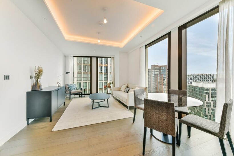 Thames City, 8 Carnation Way, London SW8 2 bed apartment to rent - £5,417 pcm (£1,250 pw)