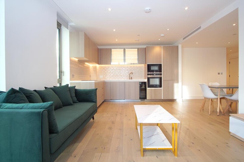 Palmer Road, London SW11 2 bed apartment to rent - £4,203 pcm (£970 pw)