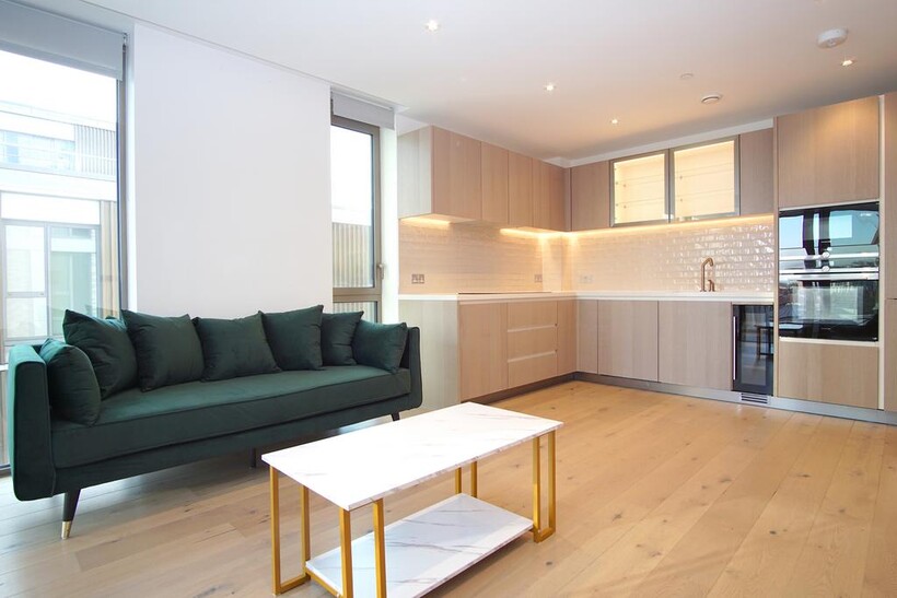 Palmer Road, London SW11 2 bed apartment to rent - £4,203 pcm (£970 pw)