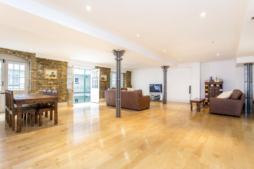 Dundee Court, 73 Wapping High Street... 2 bed apartment to rent - £4,225 pcm (£975 pw)