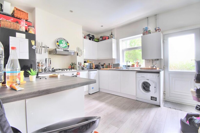 Nairn Street, Sheffield S10 3 bed terraced house to rent - £472 pcm (£109 pw)