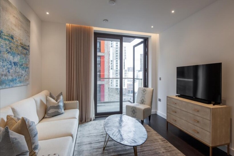 Charles Clowes Walk, London SW11 1 bed apartment to rent - £3,142 pcm (£725 pw)