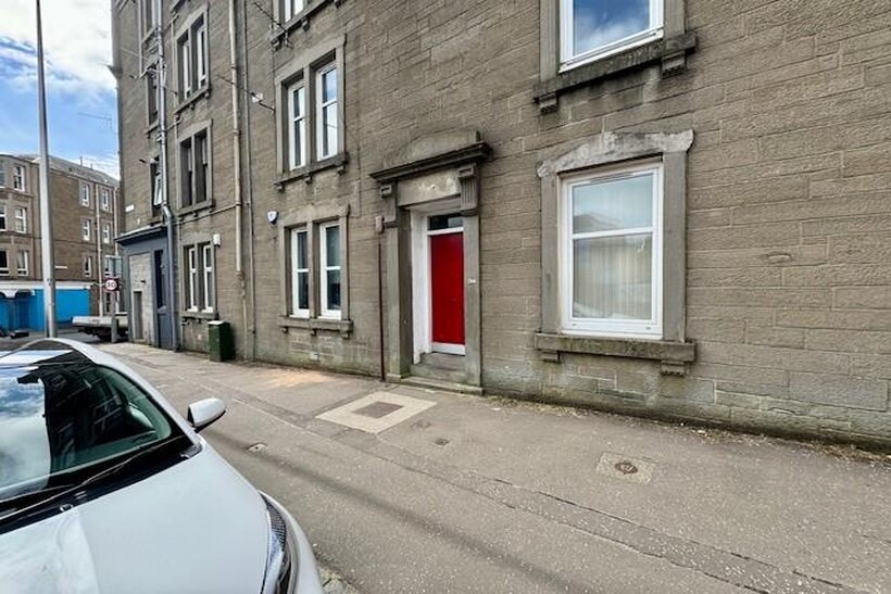 Dundee, Angus, DD2 2 bed flat to rent - £900 pcm (£208 pw)