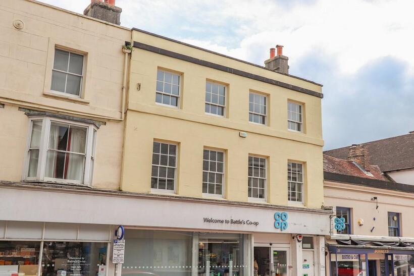 High Street, Battle, TN33 Property to rent - £1,000 pcm (£231 pw)
