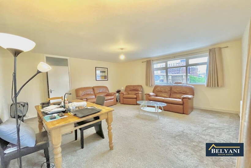 Marlborough Grange, Leeds LS1 3 bed flat to rent - £1,400 pcm (£323 pw)