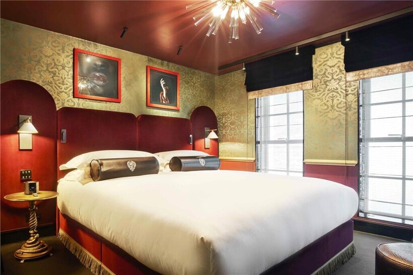 Charing Cross Road, London WC2H 2 bed apartment to rent - £20,583 pcm (£4,750 pw)