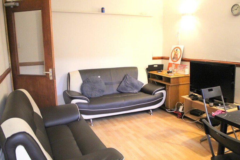 Kimbolton Avenue, NG7 5 bed terraced house to rent - £550 pcm (£127 pw)
