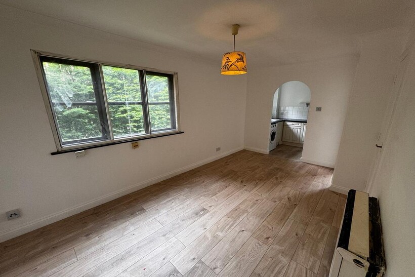 Hickory Close, London N9 1 bed flat to rent - £1,500 pcm (£346 pw)
