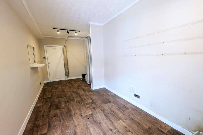 Hamilton Street, Saltcoats KA21 Retail property (high street) to rent - £347 pcm (£80 pw)