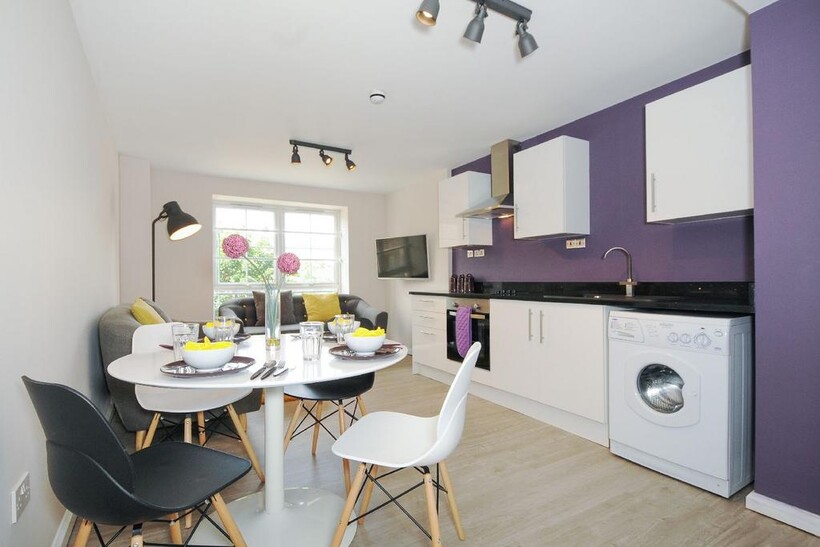 Nottingham NG7 5 bed flat to rent - £565 pcm (£130 pw)
