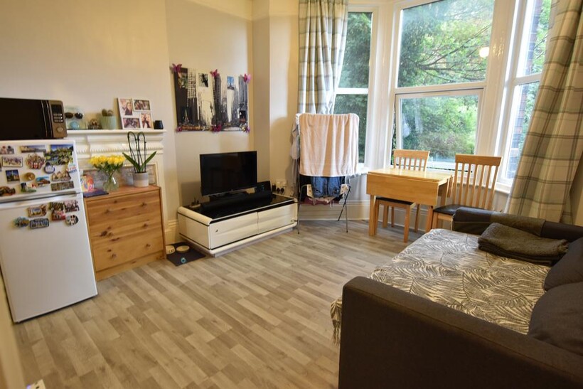 Hart Hill Drive, Luton LU2 1 bed flat to rent - £950 pcm (£219 pw)
