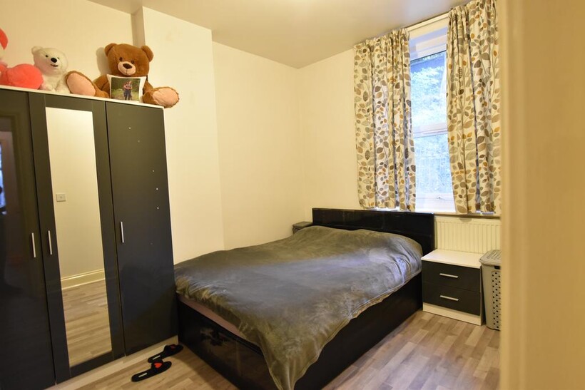 Hart Hill Drive, Luton LU2 1 bed flat to rent - £950 pcm (£219 pw)