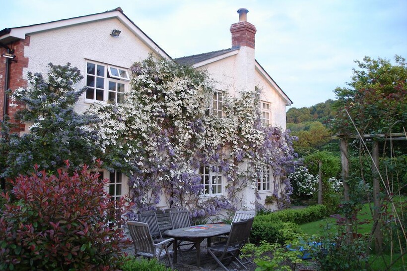 Peterchurch HR2 5 bed detached house to rent - £3,000 pcm (£692 pw)