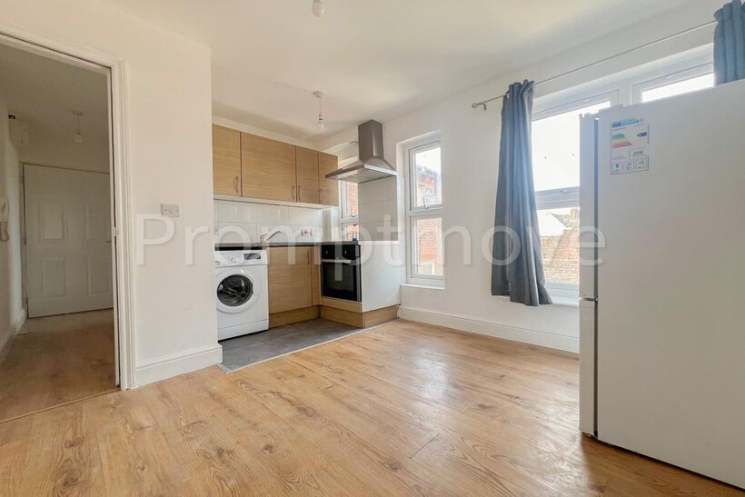 King Street Luton LU1 2DP 2 bed flat to rent - £1,000 pcm (£231 pw)
