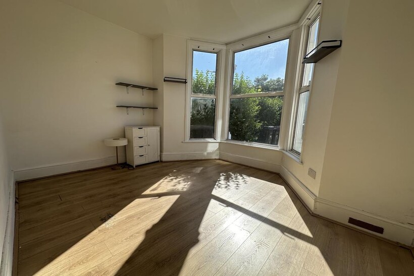 Norfolk Road, Seven Kings, Essex, IG3 1 bed flat to rent - £1,300 pcm (£300 pw)