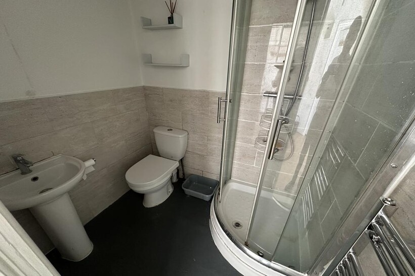 Norfolk Road, Seven Kings, Essex, IG3 1 bed flat to rent - £1,300 pcm (£300 pw)