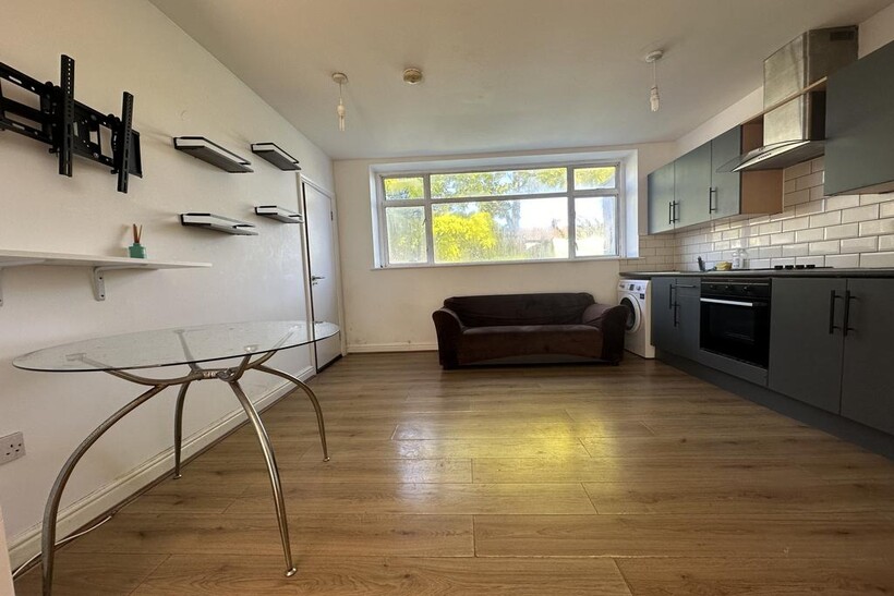 Norfolk Road, Seven Kings, Essex, IG3 1 bed flat to rent - £1,300 pcm (£300 pw)