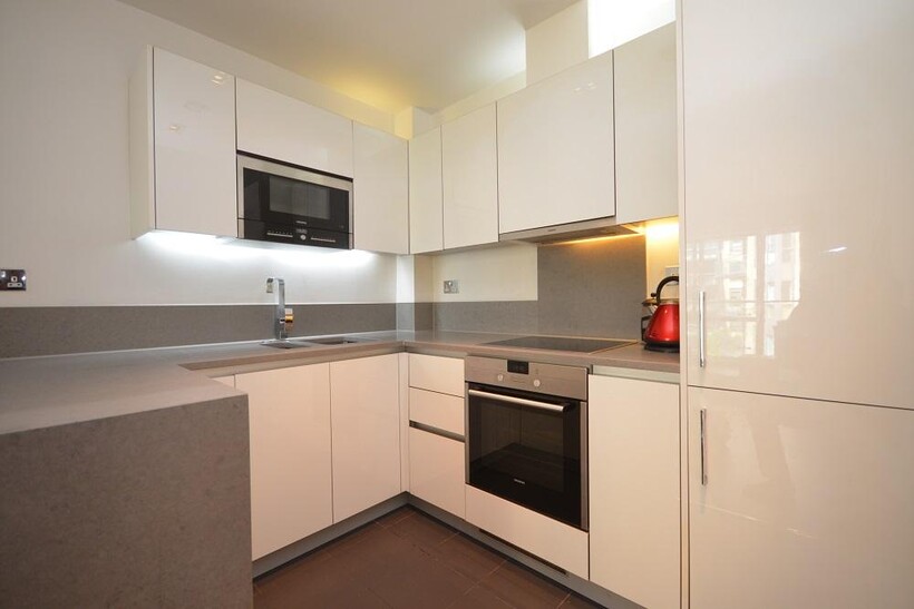 Longfield Avenue, London W5 1 bed flat to rent - £2,200 pcm (£508 pw)
