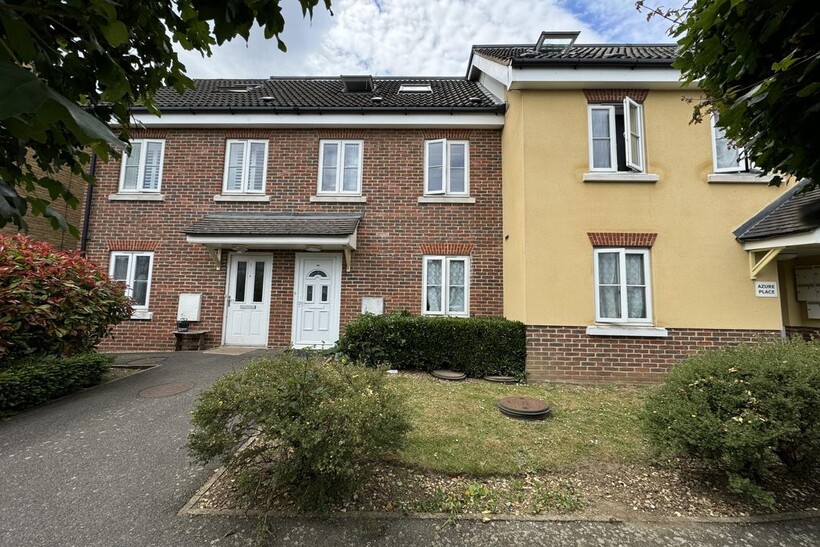 Azure Place, Holly Road, HOUNSLOW... 1 bed flat to rent - £1,400 pcm (£323 pw)