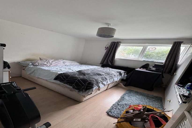 Maple Road, Hayes UB4 1 bed flat to rent - £1,300 pcm (£300 pw)