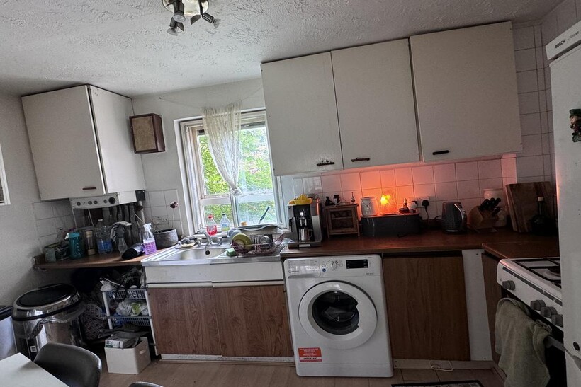 Maple Road, Hayes UB4 1 bed flat to rent - £1,300 pcm (£300 pw)