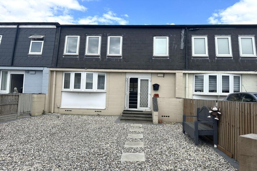 Adelaide Road, Tilbury, Essex, RM187BD 4 bed terraced house to rent - £1,900 pcm (£438 pw)