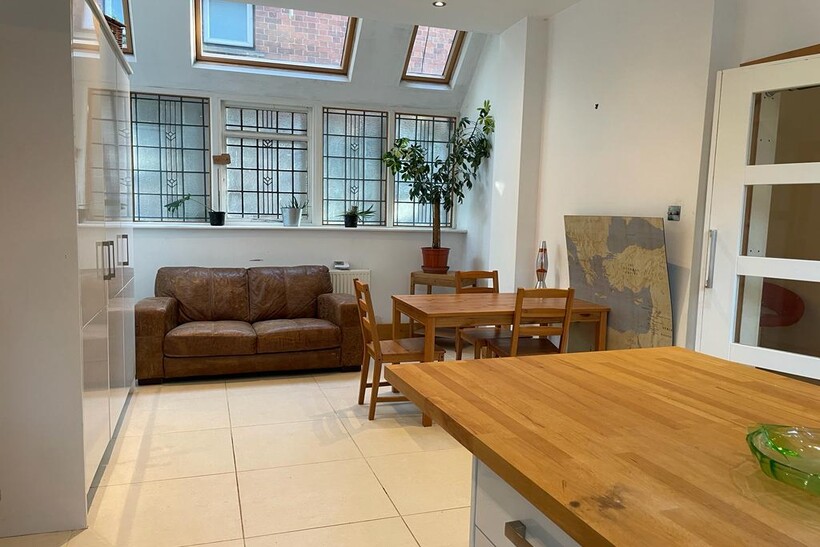 Barrack Lane, Nottingham NG7 2 bed detached house to rent - £1,300 pcm (£300 pw)