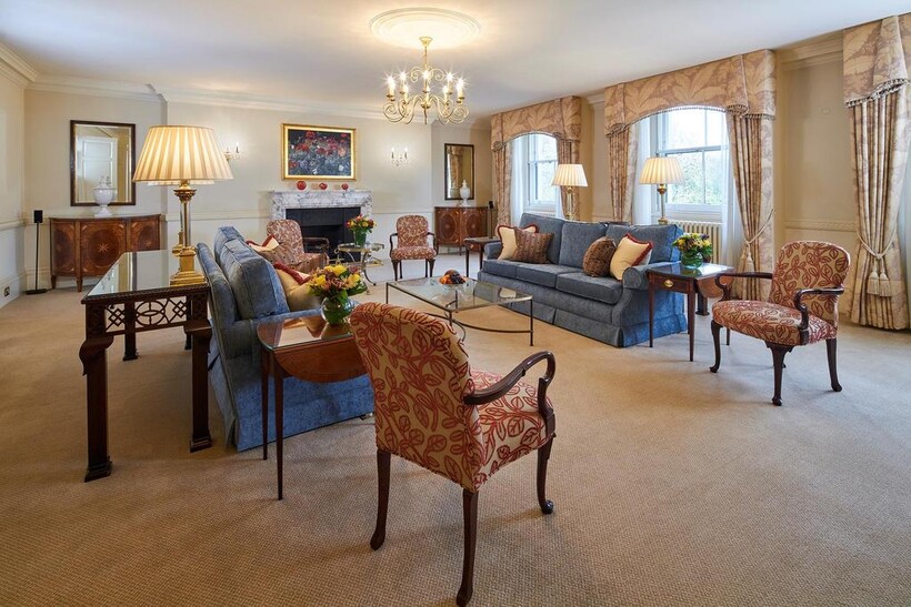 Hyde Park Gate, London, SW7 3 bed flat to rent - £36,833 pcm (£8,500 pw)