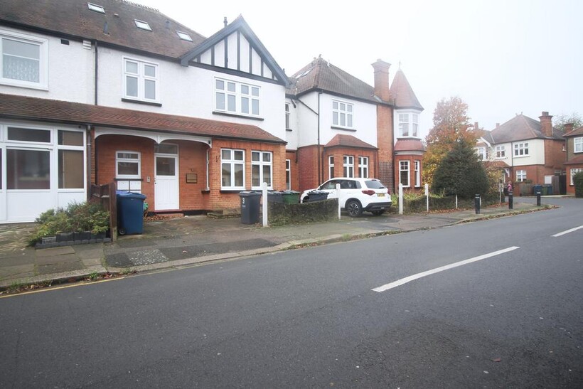 Radnor Road, Harrow HA1 1 bed flat to rent - £1,425 pcm (£329 pw)
