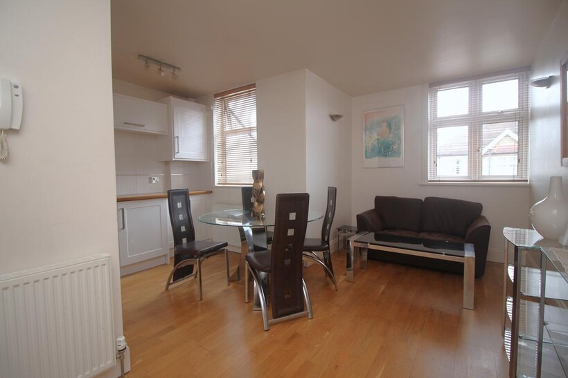 Radnor Road, Harrow HA1 1 bed flat to rent - £1,425 pcm (£329 pw)