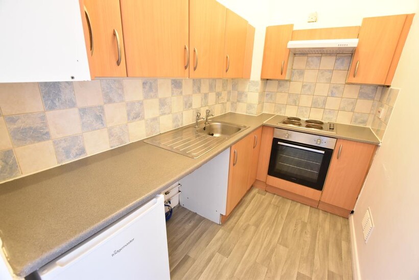 Hart Hill Drive, Luton LU2 1 bed flat to rent - £975 pcm (£225 pw)