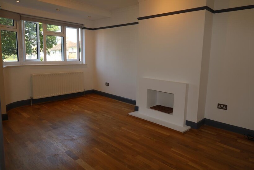 Moremead Road, London SE6 2 bed maisonette to rent - £1,800 pcm (£415 pw)