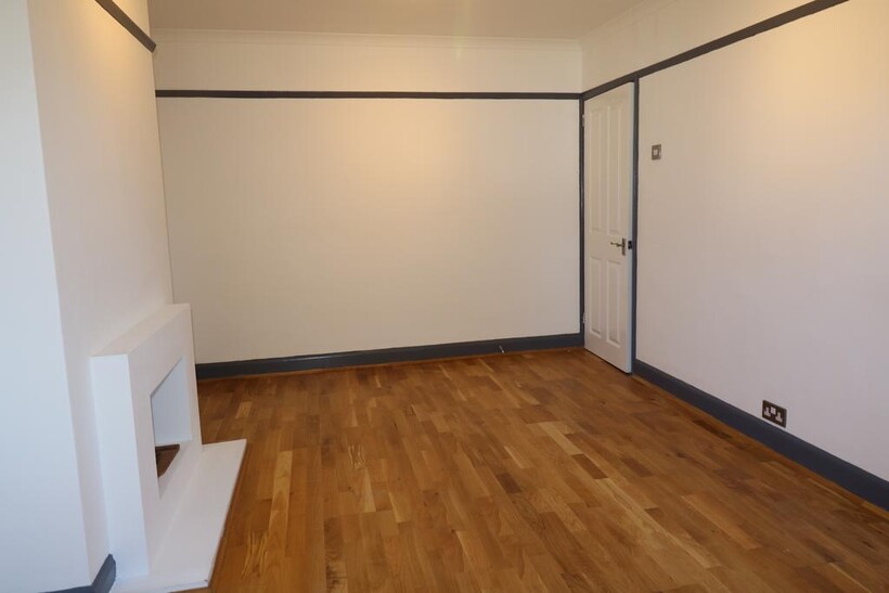 Moremead Road, London SE6 2 bed maisonette to rent - £1,800 pcm (£415 pw)