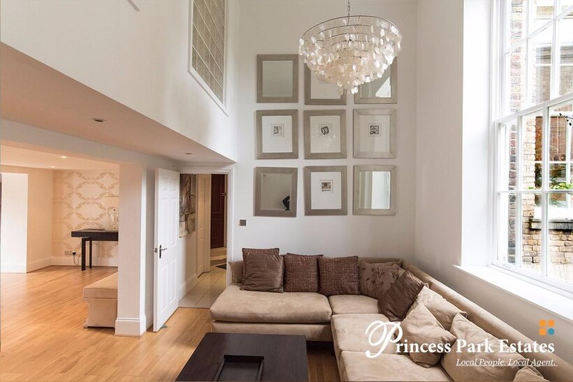 London N11 2 bed apartment to rent - £2,947 pcm (£680 pw)