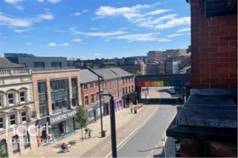 Briggate Studios 1 bed flat to rent - £880 pcm (£203 pw)