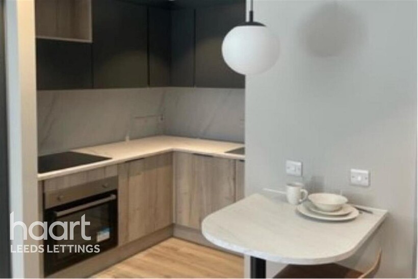 Briggate Studios 1 bed flat to rent - £880 pcm (£203 pw)