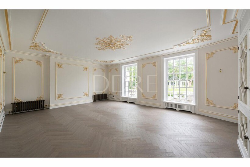 The Bishops Avenue, London, N2 12 bed detached bungalow to rent - £35,000 pcm (£8,077 pw)