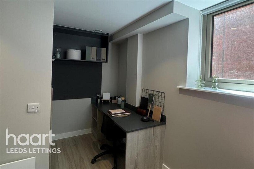 Classic Studio, Briggate Studios 1 bed flat to rent - £880 pcm (£203 pw)