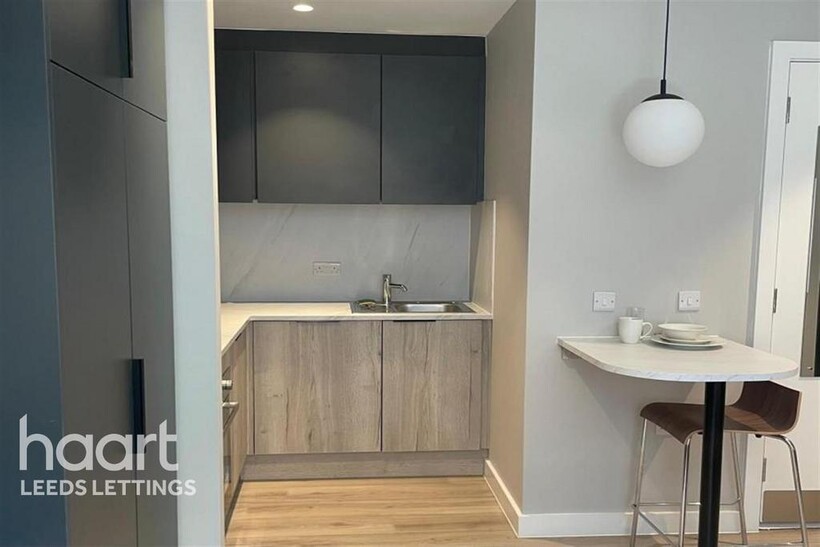 Briggate Studios 1 bed flat to rent - £880 pcm (£203 pw)