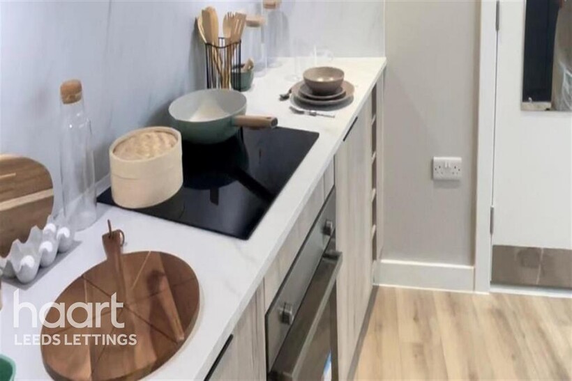 Briggate Studios 1 bed flat to rent - £880 pcm (£203 pw)