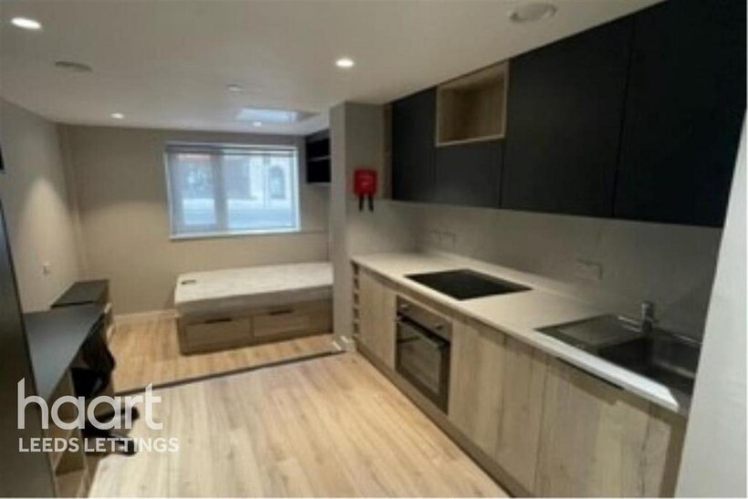 Briggate Studios 1 bed flat to rent - £880 pcm (£203 pw)